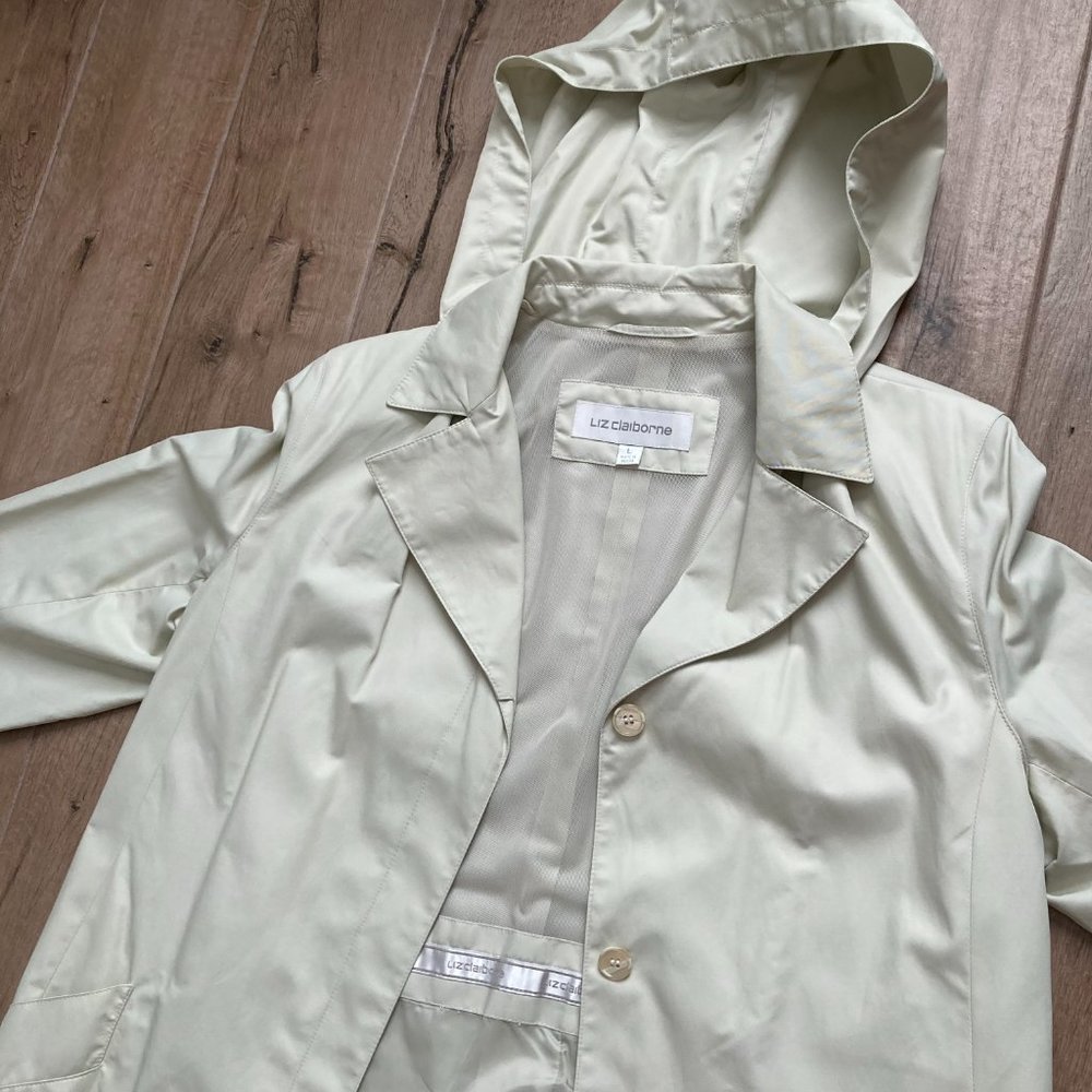 Liz Claiborne Lightweight Hooded Coat (like new) - Picture 3 of 8